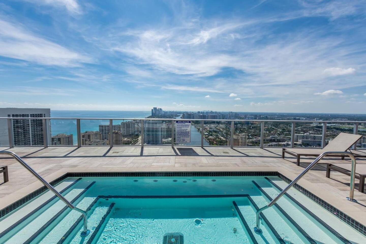 Amazing Apartments At H Beach House Hollywood Dış mekan fotoğraf